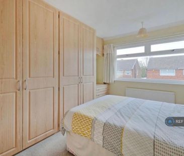 3 bedroom semi-detached house to rent - Photo 6