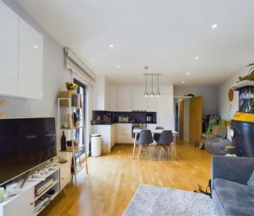 3 bedroom apartment to rent - Photo 6