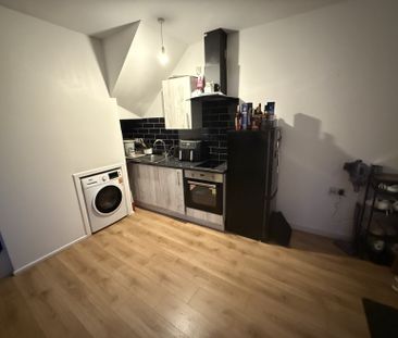 1 bedroom flat to rent - Photo 2