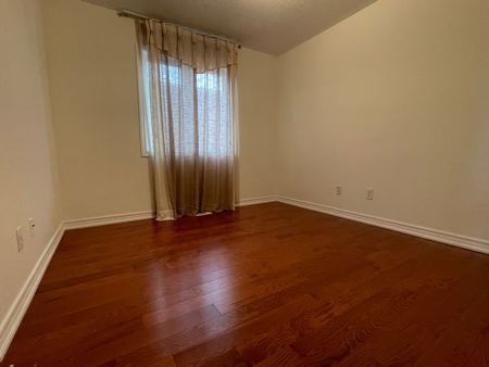 For Lease - 8 Mimosa Street, Markham, Ontario - Photo 5