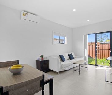 Like Brand New - Convenient location - Photo 3