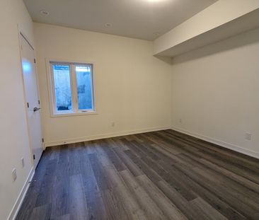 For Lease - 11 Steckley House Lane Unit# 405, Richmond Hill, Ontario - Photo 3