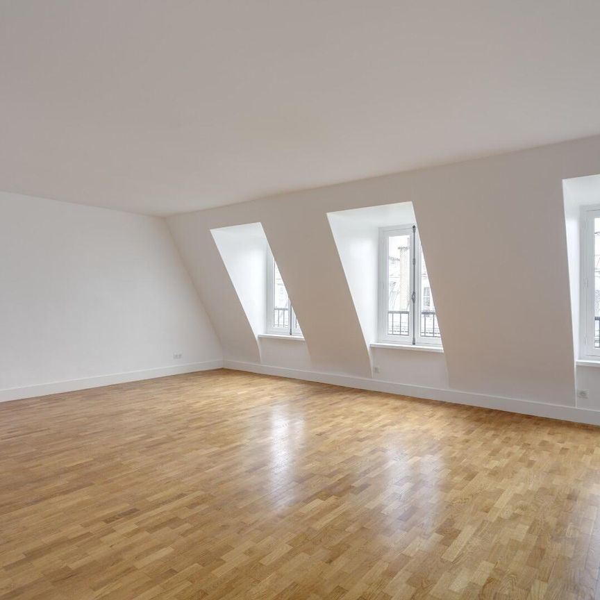 location Appartement T4 DE 109.75m² À PARIS - Photo 1