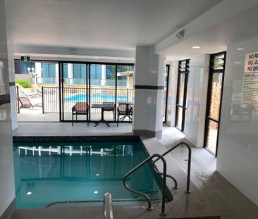 Fully Furnished High Rise Apartment Overlooking Surfers Beach - Photo 1