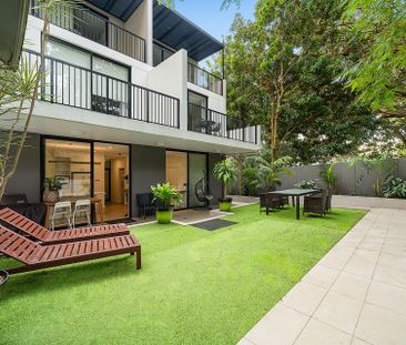 FULLY FURNISHED STUDIO WITH BALCONY - Photo 6