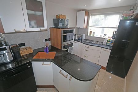 2 bedroom terraced house to rent - Photo 5