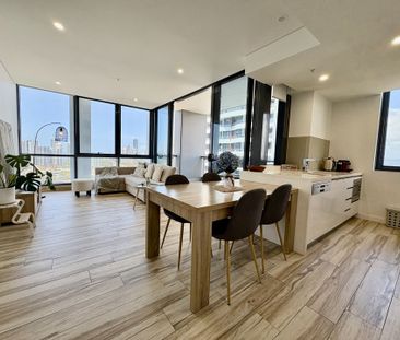 Fully Furnished Corner Apartment with Spectacular Views – Sundale R... - Photo 5