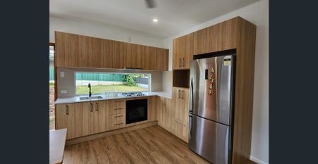 Fully furnished home in prime Runcorn Location - Photo 3