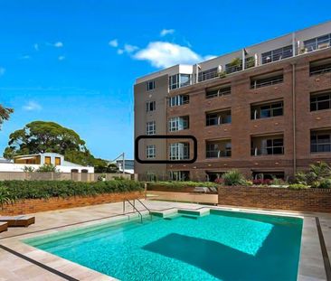 Sunny and private North Newtown 1 bedroom apartment - Photo 2