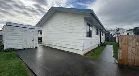 4-Bedroom Family Home - Photo 2