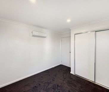 🏡 Brand New 4-Bedroom Townhouse in Thornhill Park - Photo 4