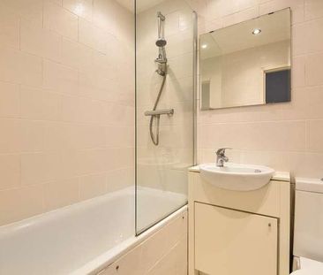 Victoria Villas, Surrey, TW9 - Photo 5