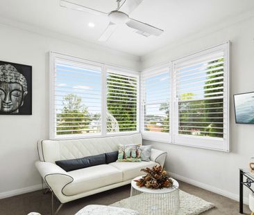 Charming Spacious Family Home in the Heart of Lambton - Photo 1