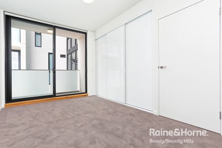 One Bedroom Apartment with Two Balconies & Secure Parking - Photo 2