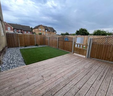 2 bed Terraced for rent - Photo 1