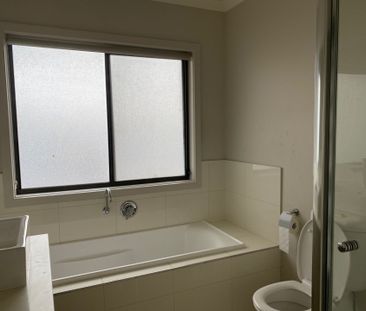 Affordable Townhouse Living in Epping! - Photo 6