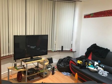 4 Bed - Brentbridge Road, Fallowfield, Manchester - Photo 2