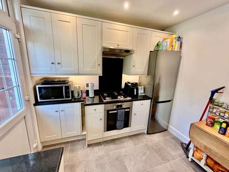 Fieldview Room 2 - Photo 2