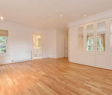Grange Place, Stompond Lane, Walton-on-thames, Surrey, KT12 - Photo 2