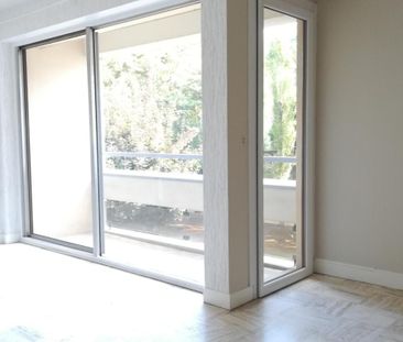 Location Appartement 2 pièces 58m² CAUDEBEC LES ELBEUF 76320 - Photo 4