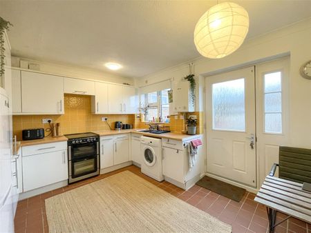 Collingwood Close, Eastbourne BN23 6HZ - Photo 5