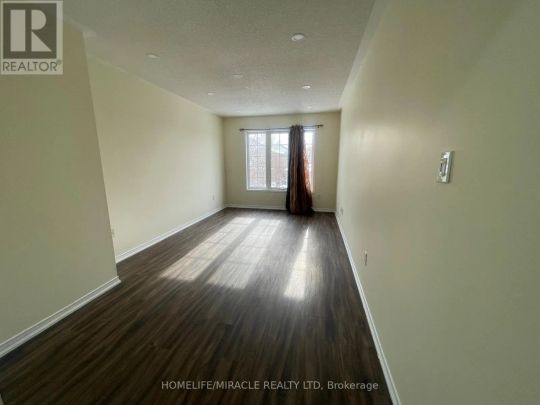 30 LONESTAR CRESCENT - Photo 1