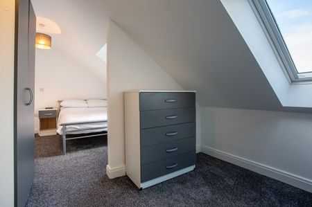 Flat 4, 17B Burleigh Road - Photo 3