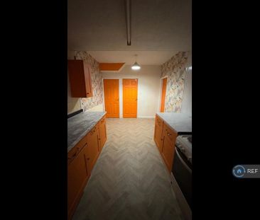 3 bedroom end of terrace house to rent - Photo 5