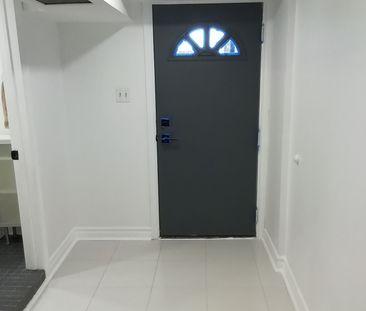 For Lease - 10 Ulster Street Unit# Lower, Toronto, Ontario - Photo 4
