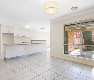 SPACIOUS FAMILY HOME IN A QUIET COURT LOCATION! - Photo 5