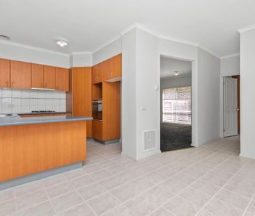 Cosy South Morang Townhouse - Photo 3