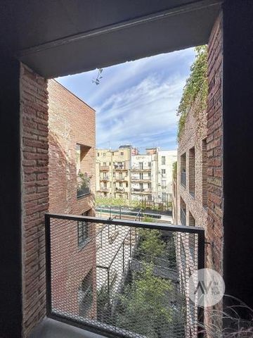 Stunning new apartment in great complex - Photo 3