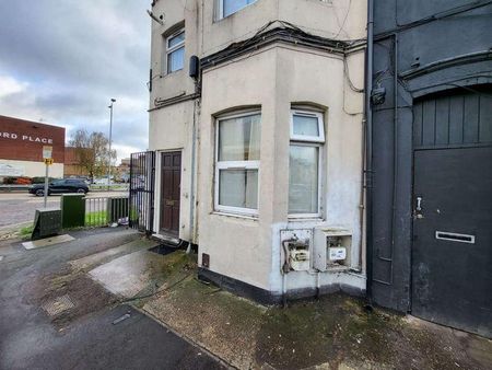 Crawley Road, Luton, LU1 - Photo 2