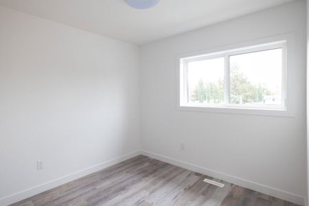 Edmonton Unfurnished townhouse Rental in West Jasper Place - Welcome to the Spruce! Beautiful Townhome Living! - Photo 5