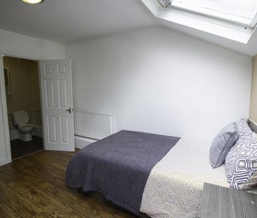 3 bedroom apartment to rent - Photo 2