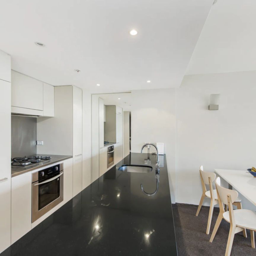 Sunlit Furnished Apartment With Study - Photo 1