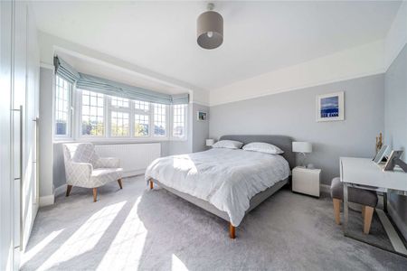 A well proportioned family home in a desirable Sevenoaks location - Photo 5