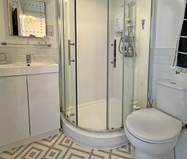 3 bedroom Spacious Ground Floor Apartment to rent - Photo 4