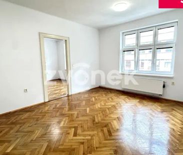 Pronájem bytu 3+1 v centru Zlína, ul. Soudní ( Náměstí Míru ) - Photo 1