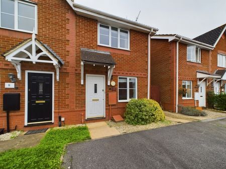 Dukes Way, Stonehills, Tewkesbury, GL20 - Photo 2