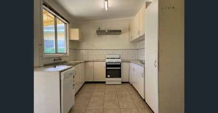 North Location - Three Bedrooms - Photo 4