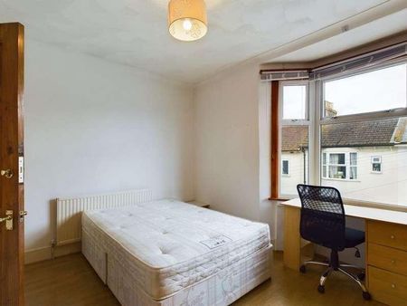 St Martins Place, Brighton, BN2 - Photo 2