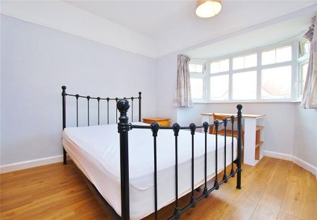 4 bedroom semi-detached house to rent - Photo 3