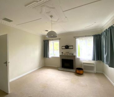 Queens Park doorstep - Photo 1