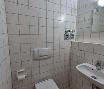 ❄️NEU! Tolle & stilvolle 2-Zimmer-Wohnung mit Balkon, EBK & Aufzug - Photo 3