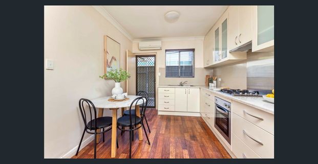 SPACIOUS 2 BEDROOM UNIT IN PRIME LIFESTYLE LOCATION - Photo 1