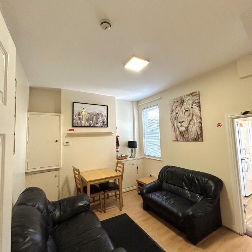 29 Malone Place, BT125FD, Belfast - Photo 1