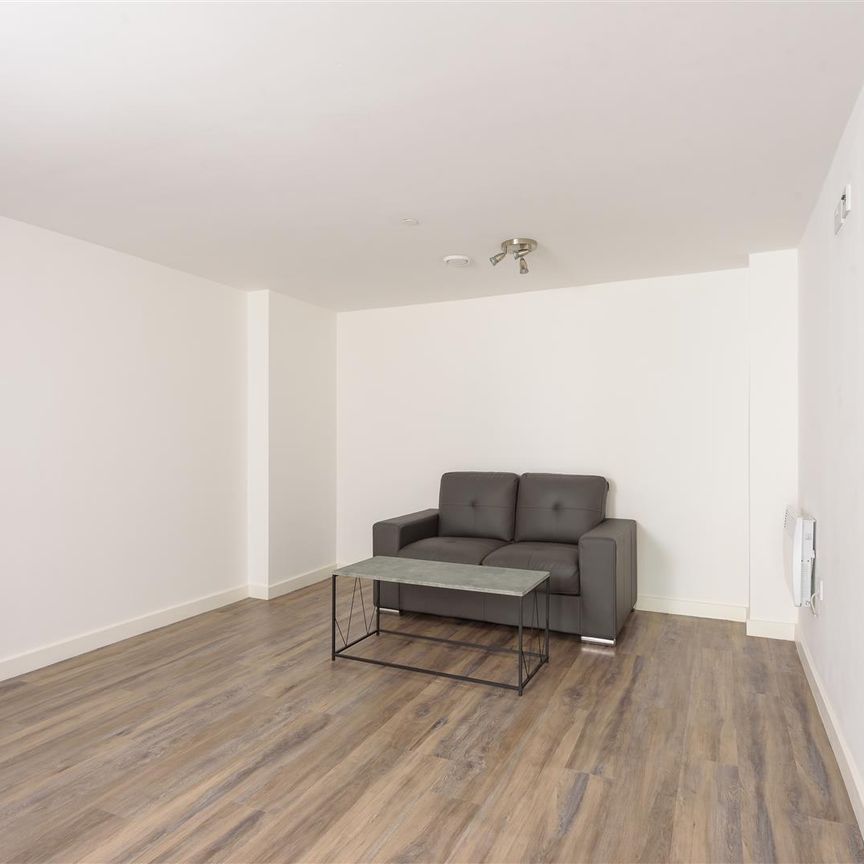 Rent QUBE, City Centre, S1 £900pcm - Photo 1