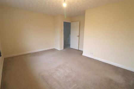 4 bedroom detached house to rent - Photo 5