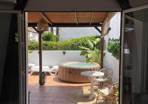 Detached Villa in Bel Air